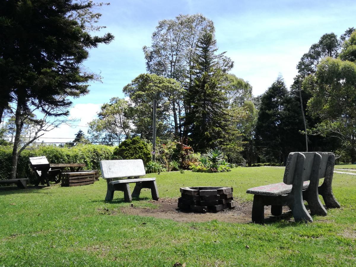 Al Bosque Hostel & Glamping Santa Elena  Exterior photo